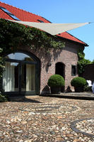 Toldo de sol triangular 360x360x360 cm - unicolor cinzento claro - Galeria de fotos