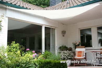 Toldo de sol triangular 360x360x360 cm - unicolor cinzento claro - Galeria de fotos